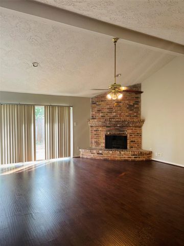 25302 Thistlewaite Lane, Spring, TX 77373