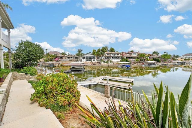 30579 Seahorse Circle, Canyon Lake, CA 92587