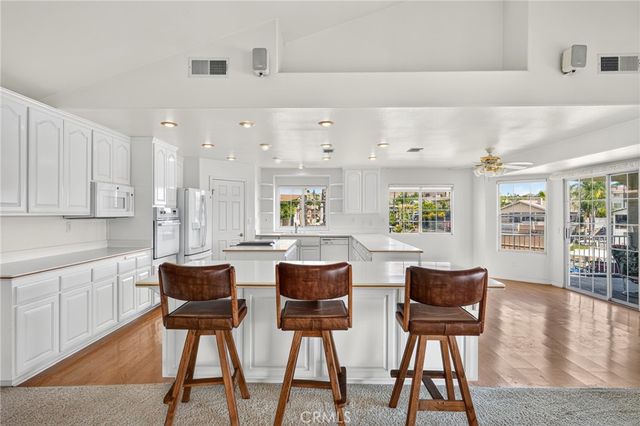 30579 Seahorse Circle, Canyon Lake, CA 92587