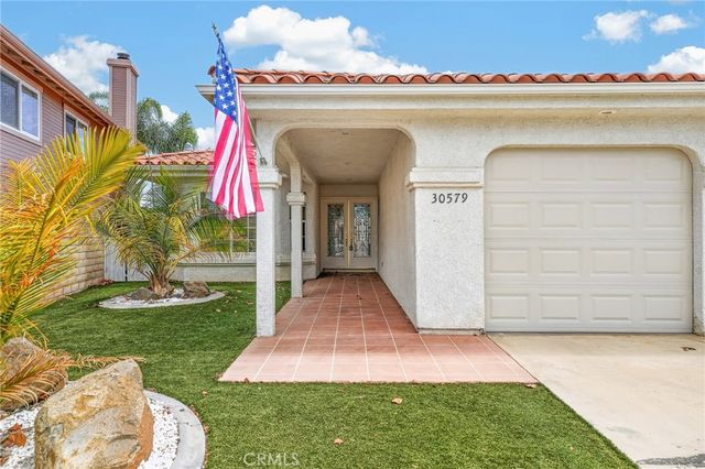 30579 Seahorse Circle, Canyon Lake, CA 92587