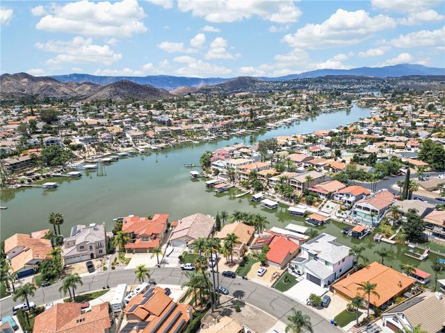 30579 Seahorse Circle, Canyon Lake, CA 92587
