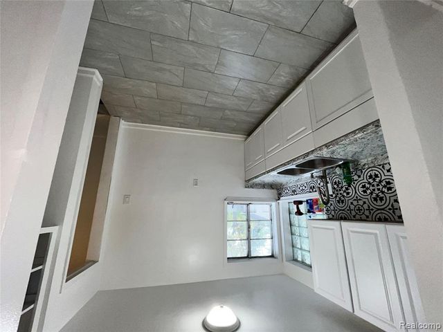 247 W Brentwood Street, Detroit, MI 48203