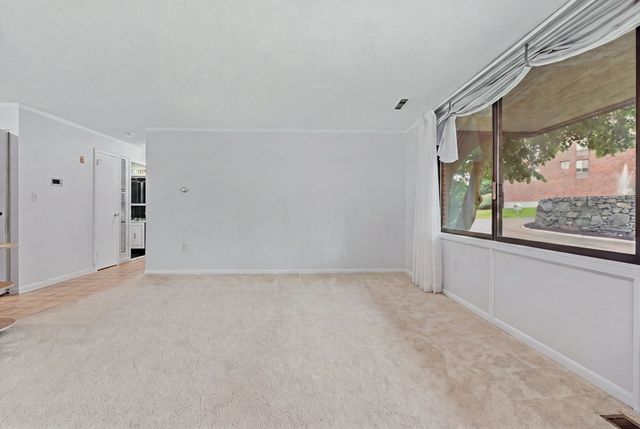 1002 Paradise Rd 1C, Swampscott, MA 01907