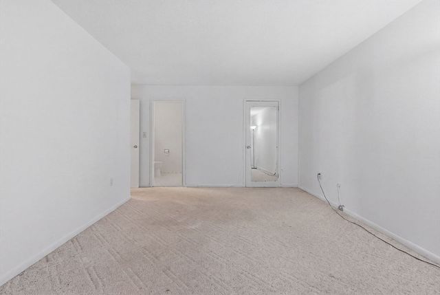 1002 Paradise Rd 1C, Swampscott, MA 01907