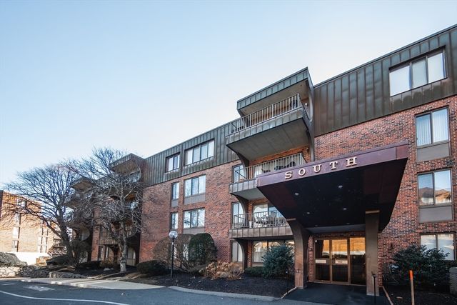 1002 Paradise Rd 1C, Swampscott, MA 01907