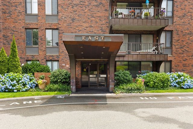 1002 Paradise Rd 1C, Swampscott, MA 01907