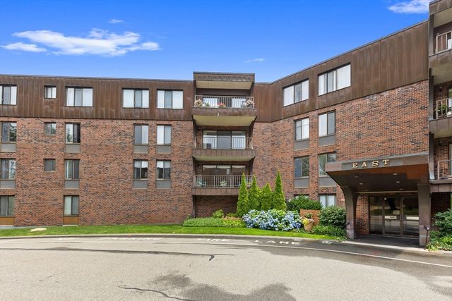 1002 Paradise Rd 1C, Swampscott, MA 01907