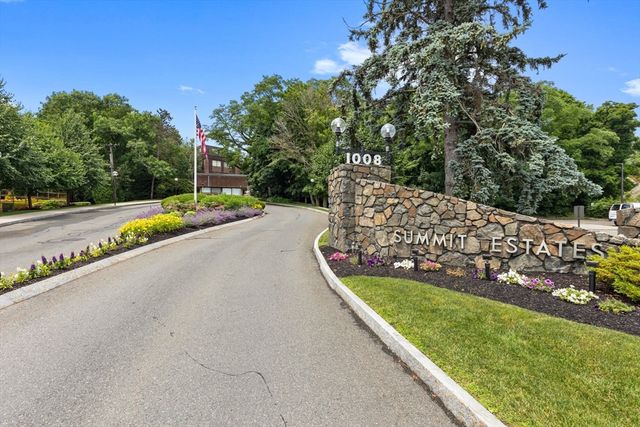 1002 Paradise Rd 1C, Swampscott, MA 01907