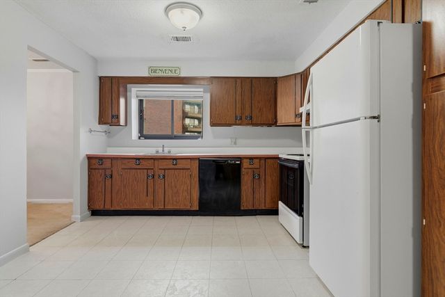 1002 Paradise Rd 1C, Swampscott, MA 01907