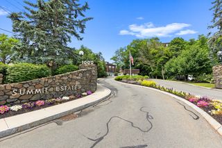 1002 Paradise Rd 1C, Swampscott, MA 01907