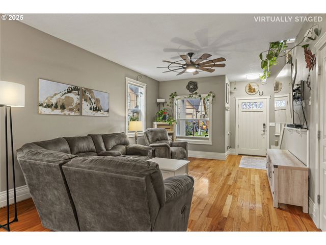 1223 ISLAND Way, North Bonneville, WA 98639