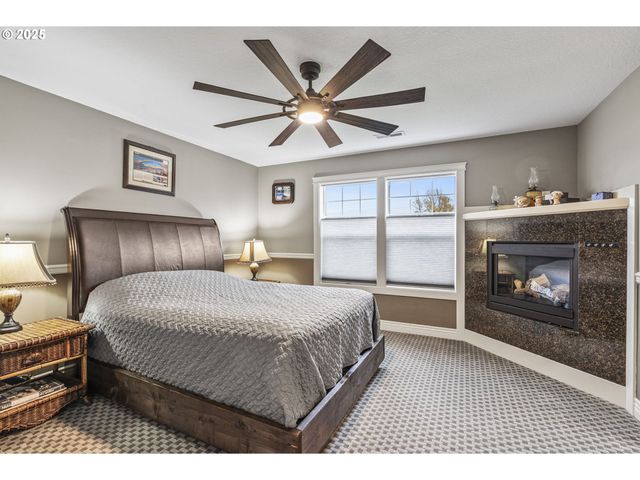 1223 ISLAND Way, North Bonneville, WA 98639