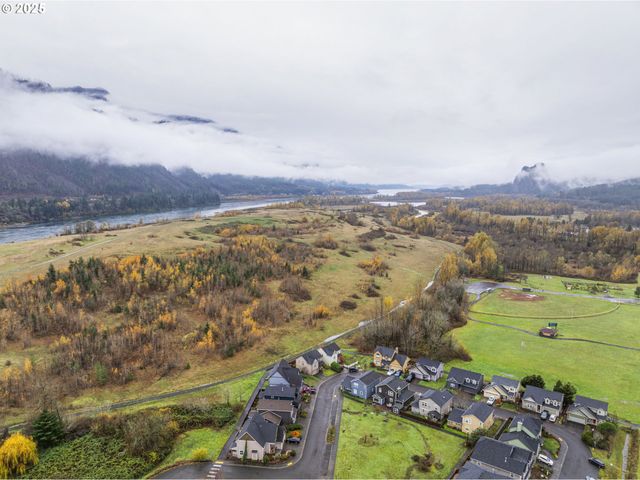 1223 ISLAND Way, North Bonneville, WA 98639