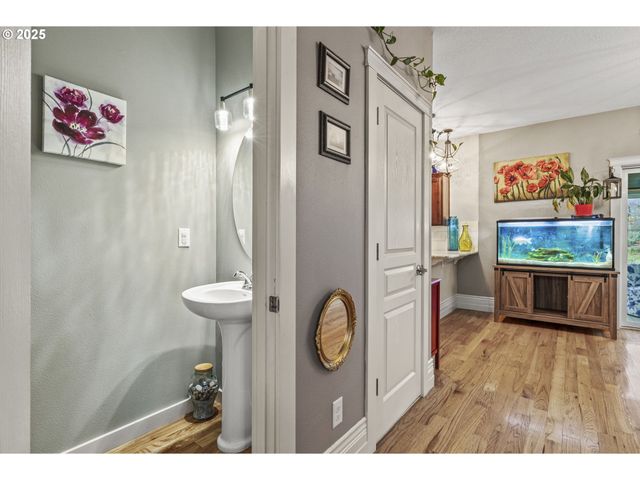 1223 ISLAND Way, North Bonneville, WA 98639