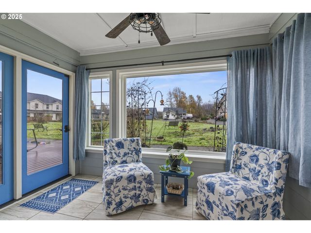 1223 ISLAND Way, North Bonneville, WA 98639