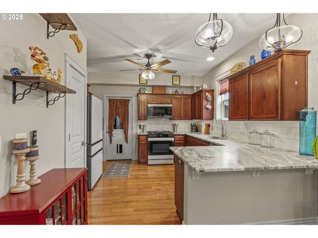 1223 ISLAND Way, North Bonneville, WA 98639