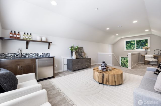 17468 NE 123rd Way, Redmond, WA 98052