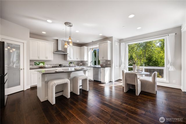 17468 NE 123rd Way, Redmond, WA 98052