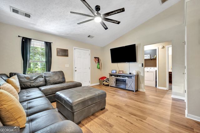 95 Hunters Trace, Covington, GA 30014
