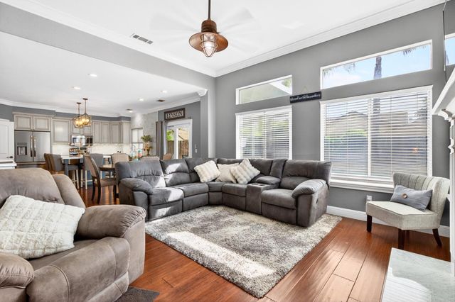 836 Sequoia Ct, Lodi, CA 95242