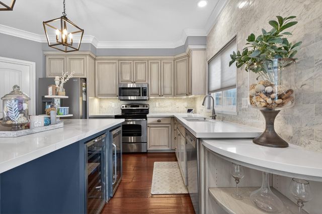 836 Sequoia Ct, Lodi, CA 95242