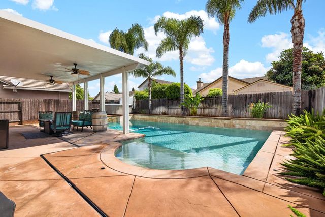 836 Sequoia Ct, Lodi, CA 95242