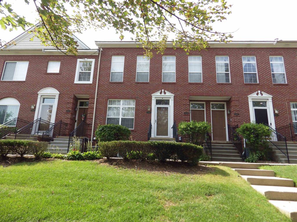 42633 Park Cresent Drive, Sterling Heights, MI 48313