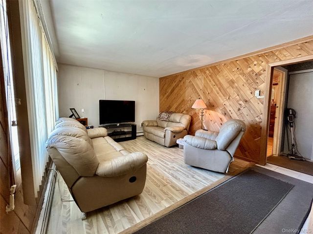 465 Saint Johns Street, Central Islip, NY 11722