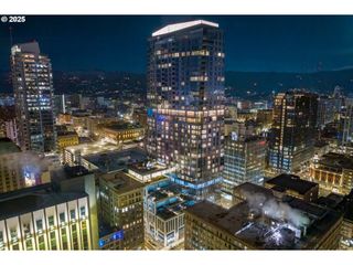 550 Sw 10TH Ave 2306, Portland, OR 97205