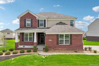 29831 Braeburn dr, Lyon Charter Township, MI 48165