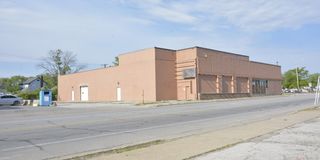 813 W Old Ridge Road, Hobart, IN 46342