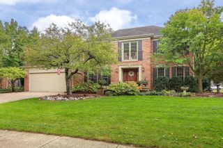 2042 Wexford Circle, Wheaton, IL 60189