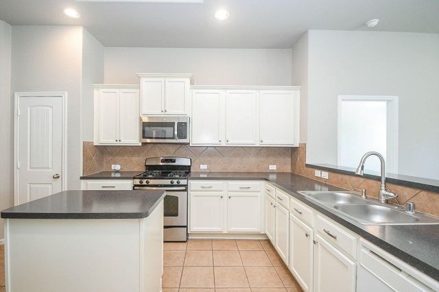 10618 Pine Meadows Boulevard, Baytown, TX 77523