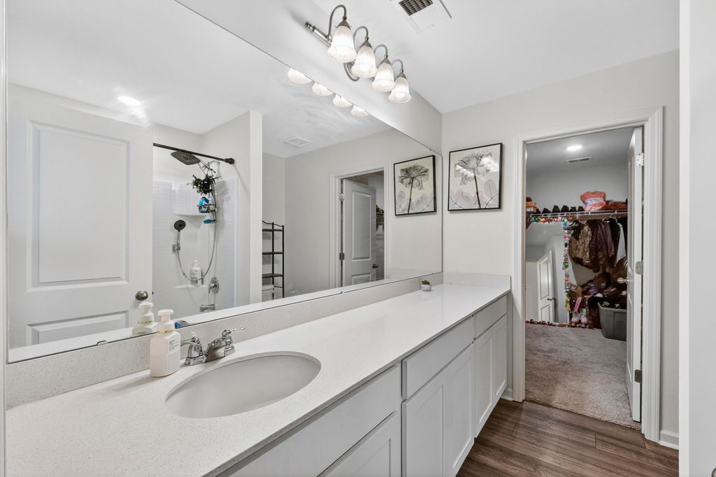 Image 15 of property listing at 575 Polaris Way, Summerville, SC 29486