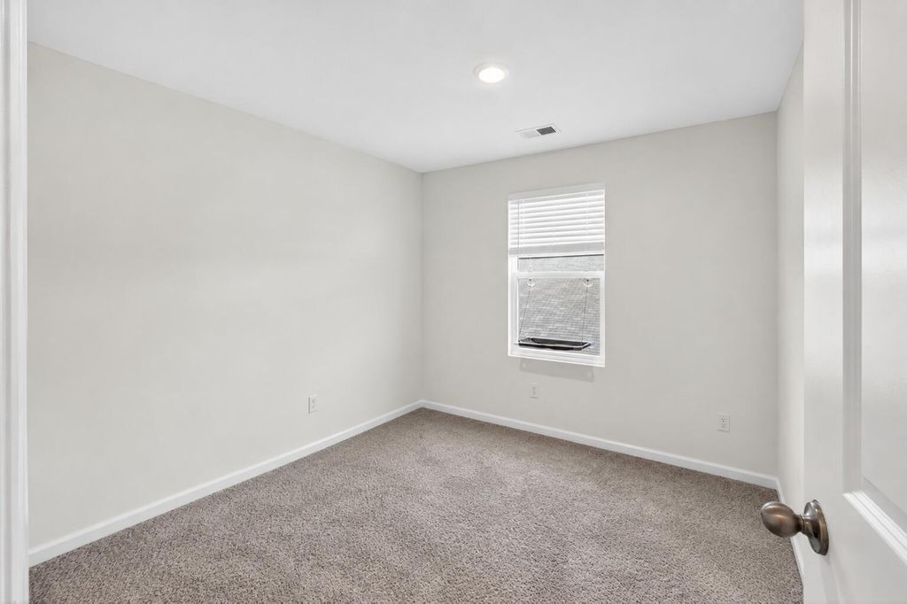 Image 20 of property listing at 575 Polaris Way, Summerville, SC 29486