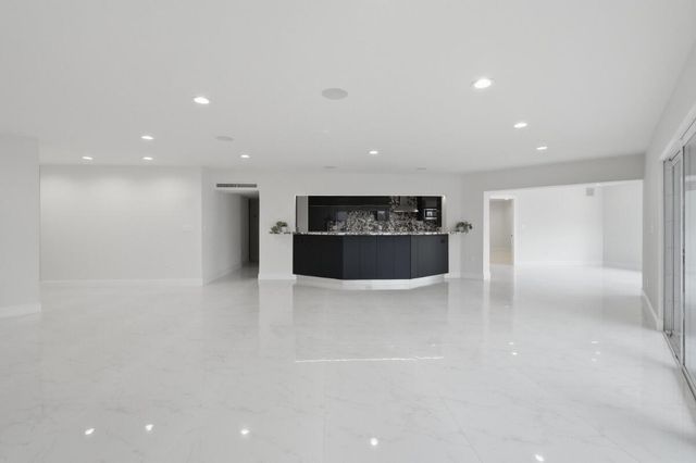 877 NE 195TH Street 222, Miami, FL 33179