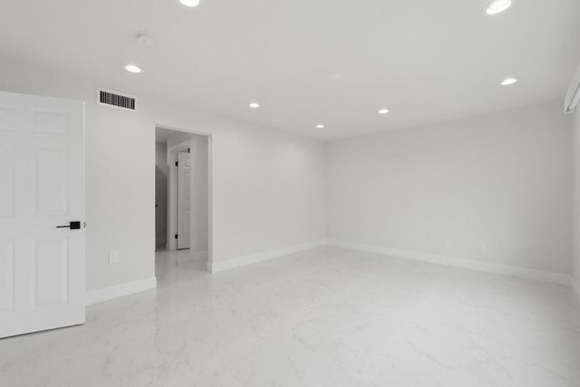 877 NE 195TH Street 222, Miami, FL 33179