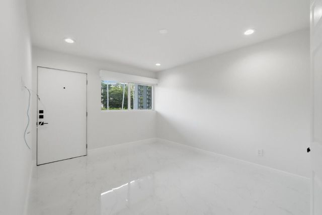 877 NE 195TH Street 222, Miami, FL 33179
