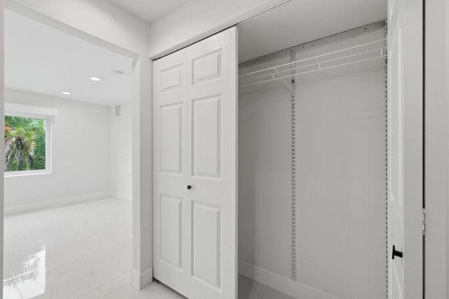 877 NE 195TH Street 222, Miami, FL 33179