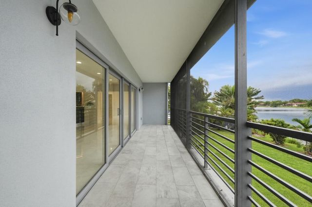 877 NE 195TH Street 222, Miami, FL 33179