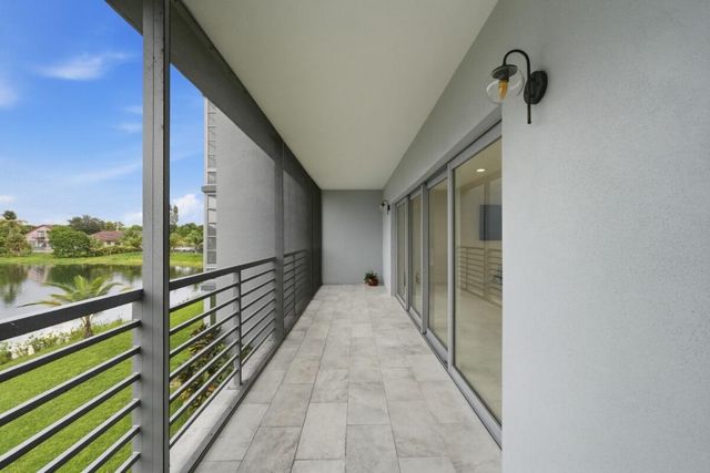 877 NE 195TH Street 222, Miami, FL 33179