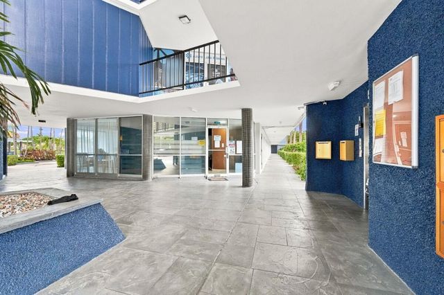 877 NE 195TH Street 222, Miami, FL 33179