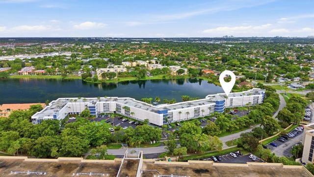 877 NE 195TH Street 222, Miami, FL 33179