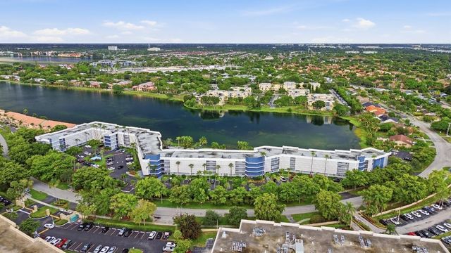 877 NE 195TH Street 222, Miami, FL 33179
