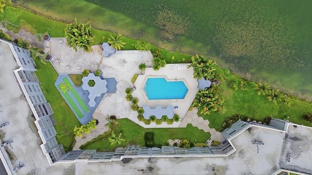 877 NE 195TH Street 222, Miami, FL 33179