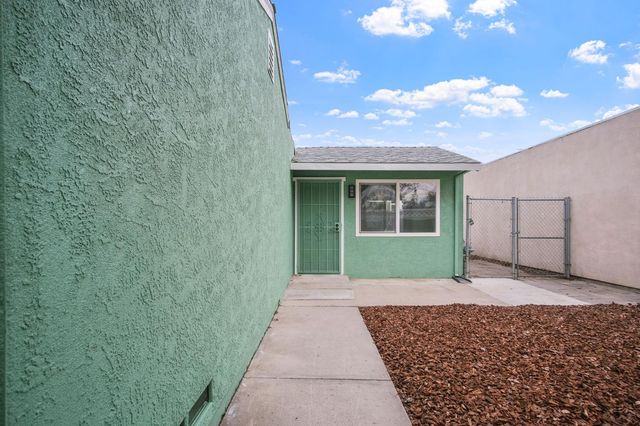 2728 Park Pl, Modesto, CA 95350