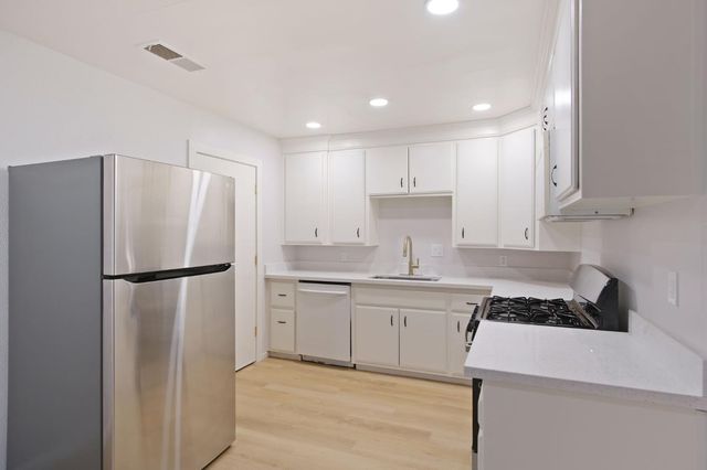 2728 Park Pl, Modesto, CA 95350