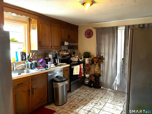 53 Laurelwood Drive, East Lyme, CT 06357