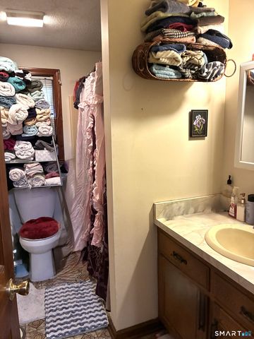 53 Laurelwood Drive, East Lyme, CT 06357