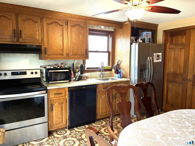 53 Laurelwood Drive, East Lyme, CT 06357